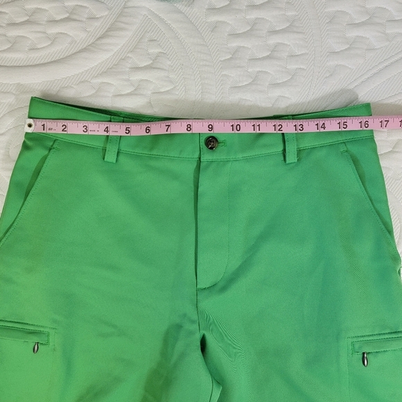 IZOD Golf Mens Bright Green Colorful Shorts Pockets Logo Size 32 X 10.5 - Picture 8 of 10